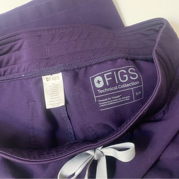 FIGS Livingston Basic Scrub Pant Technical Collection Purple Plum Size Small - Picture 10 of 14